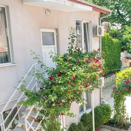 за гости Guest house *